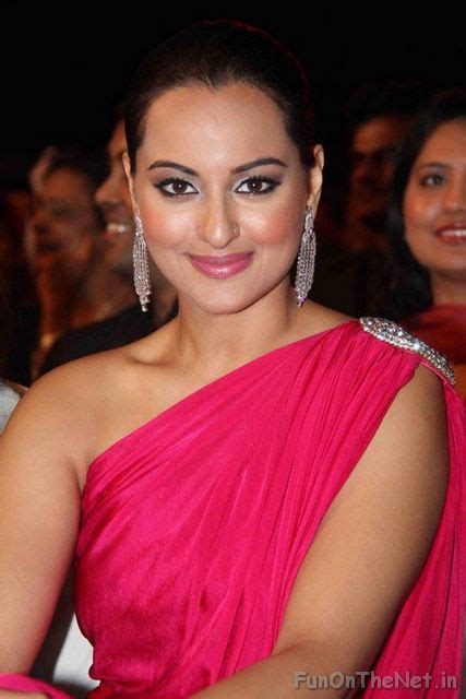 sonakshi sinha hot wallpapers images photos and sexy videos in hd sonakshi sinha biography and