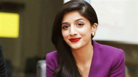mawra hocane goes back to law school to finish what she