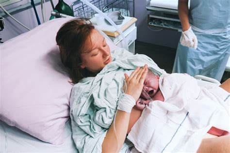 15 Things No One Tells You About Giving Birth The Healthy Mummy Uk