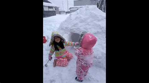 かまくら Japanese Traditional Play With Snow Youtube