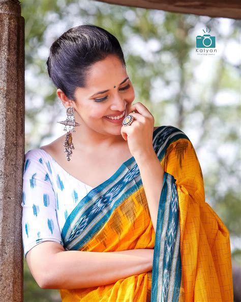 Actress Anasuya Bharadwaj Latest Photoshoot Pics Saree