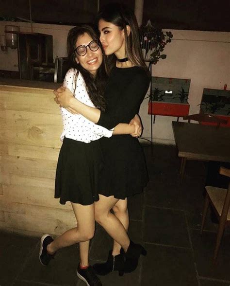 5 Pictures That Prove Naagin Star Mouni Roy And Kumkum Bhagya Actress