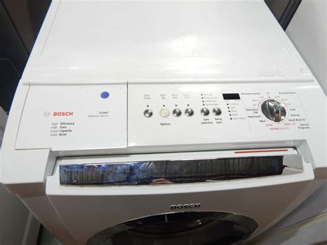 white bosch nexxt   series front load high efficiency washer tested  working big