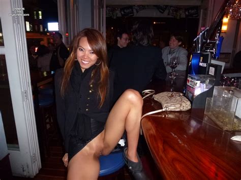 Flashing Pussy In Bars And Restaurants In Hong Kong 3