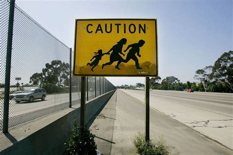 iconic border crossing sign        mitu