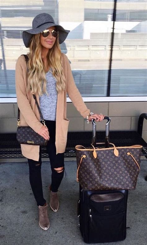 25 best airport style winter outfits to copy to your next flight travel outfits in 2019