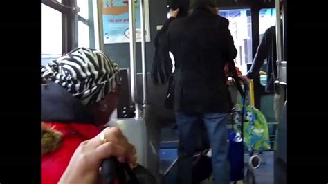 subway fights crazy lady on north avenue bus bus fight youtube