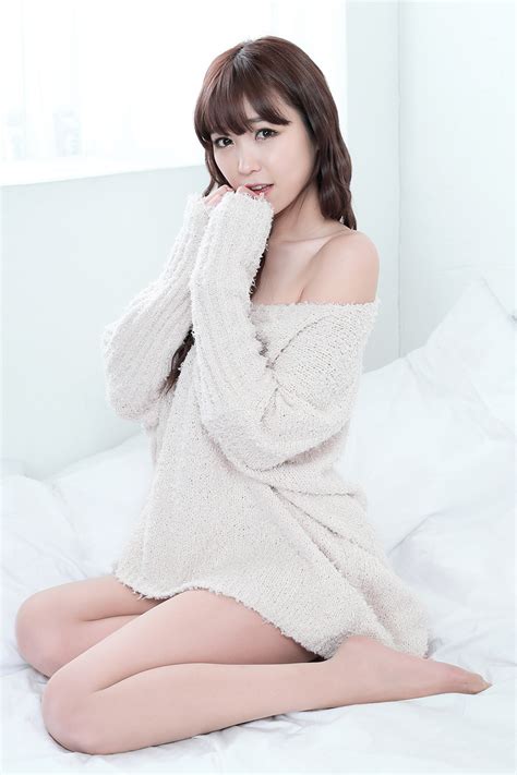 Lee Eun Hye Sexy In Creamy Sweater Korean Models Photos