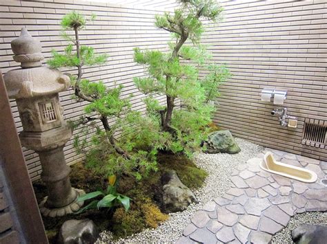 the toilets of japan the vanishing world of japanese