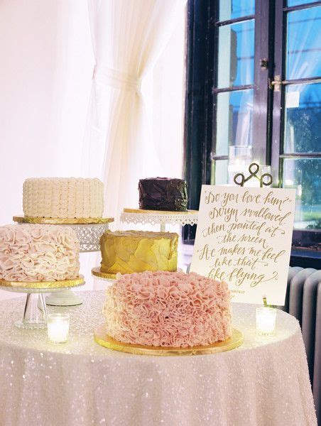 multiple 1 tier cakes wedding cake display wedding cake