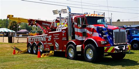 semitrckn kenworth custom  twin steer rotator   towing