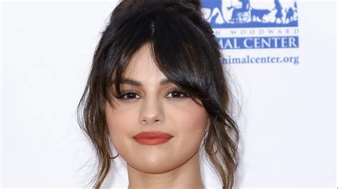 Selena Gomez Reveals Bipolar Disorder On Instagram Live
