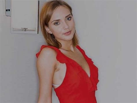 Oxana Chic Age Photos Height Net Worth Bio And More