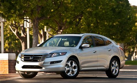 honda crosstour takes crossover vehicle driving experience