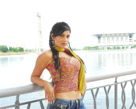 All Indian Beauties Tamil Actress Ramya Hot Stills From Kicha Movie