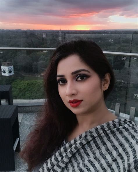 indian singer shreya ghoshal unseen latest photo shoot tollywood boost