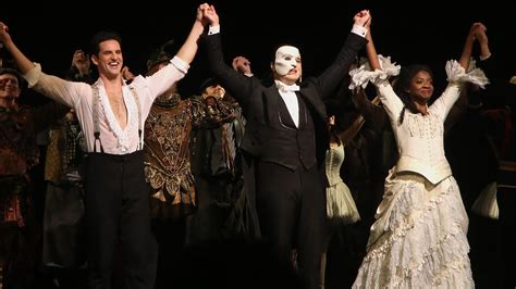 phantom   opera  close  broadway   years