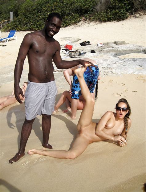 amazing naked girls on holidays 40 photos the