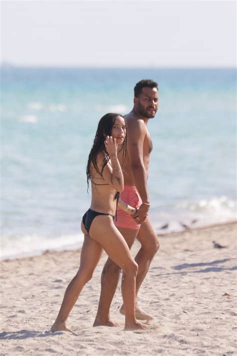 zoe kravitz in bikini at a beach in miami 11 12 2015 hawtcelebs