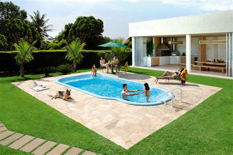 como escolher  piscina ideal   sua residencia