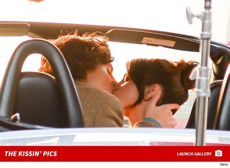 Selena Gomez Goes To Work Kissing On Woody Allen S Set
