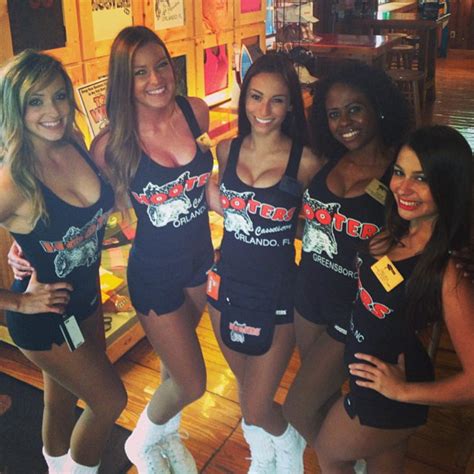 Gorgeous Hooters Service Girls Selfies And Sexy Cleavage