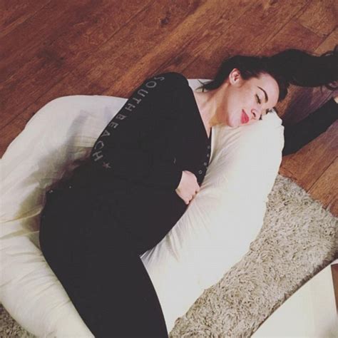 pregnant stephanie davis rants about her extreme second trimester daily mail online