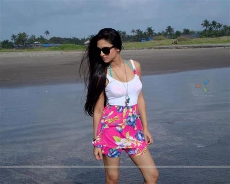 krystal d souza indian tv actress celebrity style fashion