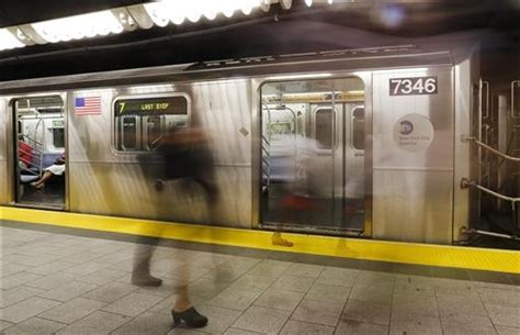 Nyc Subway Riders Fight Back At Groping Grinding Lewd Acts World