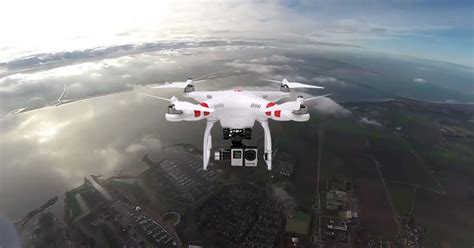 idiot flew  dji camera drone   feet   clouds
