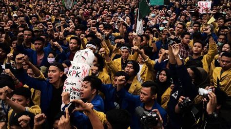 aksi demonstrasi mahasiswa baladena id