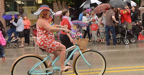libertyville days parade shines through rainy weather