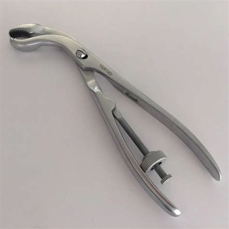 bone holding forcep  upper extremity veterinary orthopedics instruments  toiletry kits