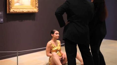 An Artist Exhibits Sex In The Origin Of The World Vidéo