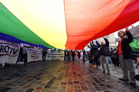 croatia voters back ban on same sex marriage al rasub