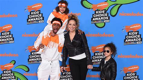 Mariah Carey And Nick Cannon Reunite For Thanksgiving With