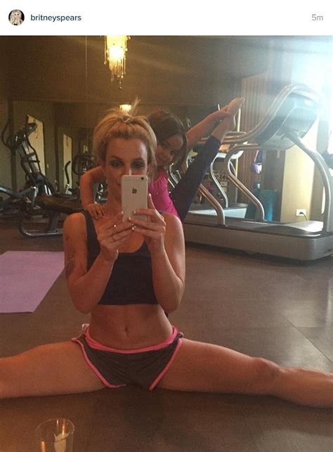 Britney Spears Shows Off Physique In Selfie After