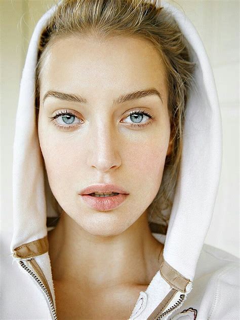 karelea mazzola most beautiful eyes model photographers model