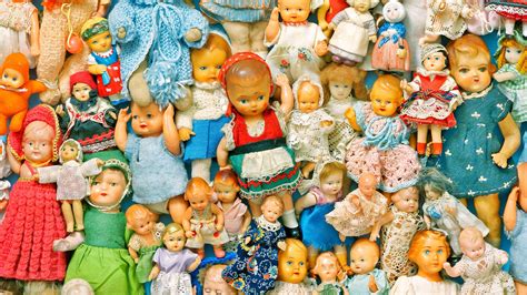 Hide The Freaky Dolls And Other Real Estate Reality Tv Tips