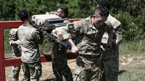 Maneuver Center Of Excellence Soldiers Win U S Army Training And