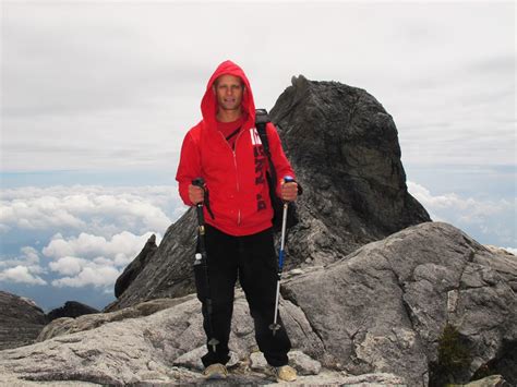 Climbing Mount Kinabalu Guide For 2022 Stingy Nomads