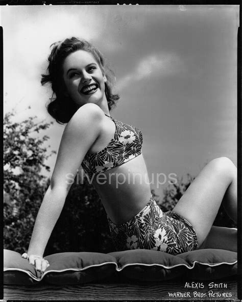 Orig 1942 Alexis Smith Sexy Swimsuit Pin Up Glamour Portrait From