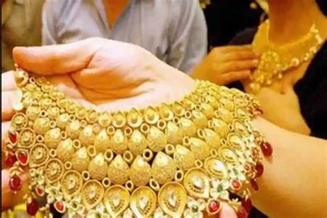 gold rate today  carat gold price remains  rs  mark check city wise list