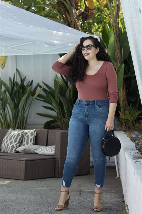these are the best curvy fit jeans under 25 girl with curves hips