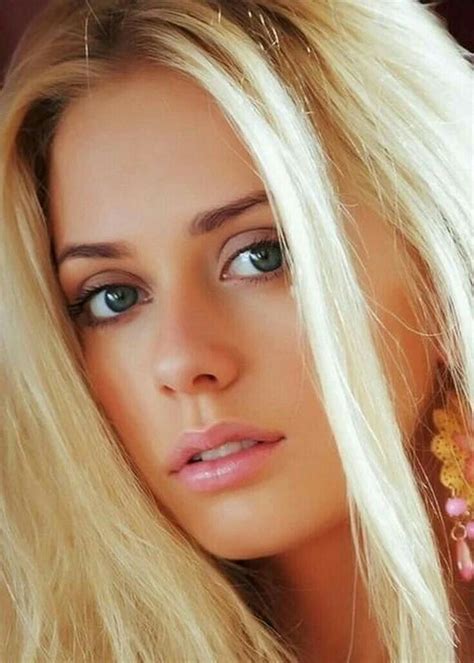 Pin By Paul Stoker On Face Beauty Girl Beautiful Blonde Beautiful Eyes