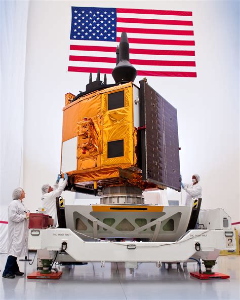 gps block iif satellite arrives  cape canaveral  gps iif