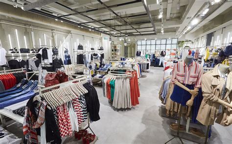 fashion  boutiques womens retail clothing stores design layout boutique store design