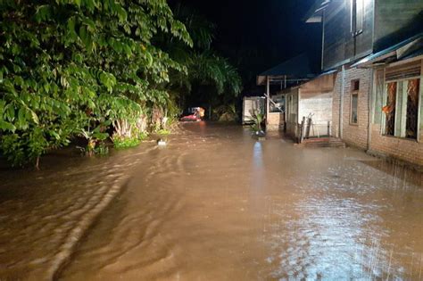 ratusan rumah terendam banjir  ranah batahan pasaman barat badai