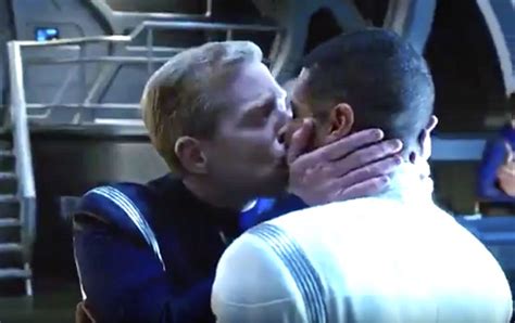 star trek discovery airs first gay kiss in franchise
