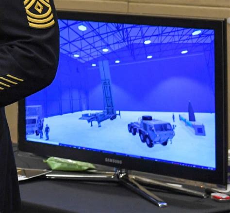 u s army displays model of new hypersonic weapon